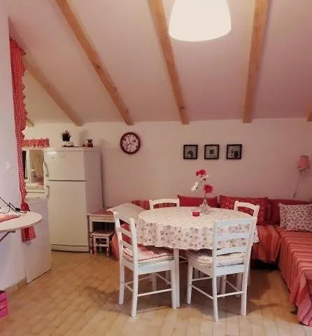 Apartment In Slatine With Sea View, Terrace, Air Conditioning, Wi-Fi