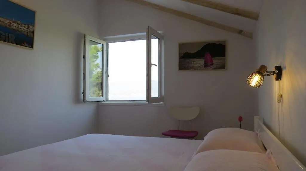 Apartment In Slatine With Sea View, Terrace, Air Conditioning, Wi-Fi 0*,  Chorwacja