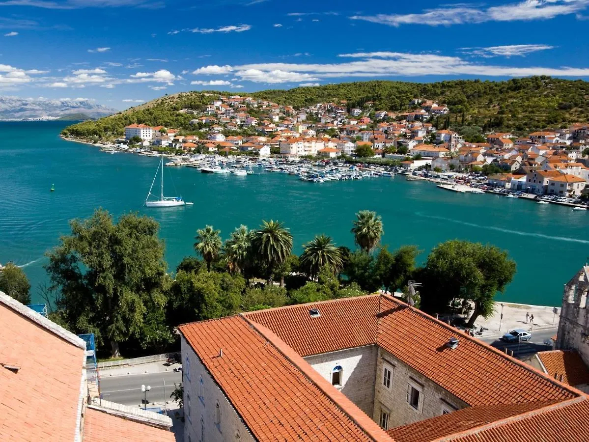 Apartment In Slatine With Sea View, Terrace, Air Conditioning, Wi-Fi 0*,  Chorwacja